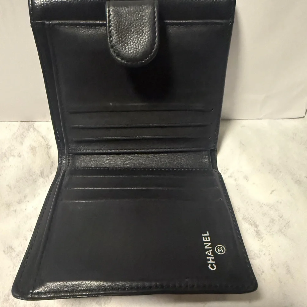CHANEL Black Leather CC Logo Wallet with Silver Hardware - Picture 3 of 8